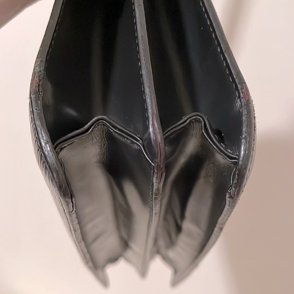 Louis Vuitton Black Epi Red Bullet Shoulder Bag - Picture 15 of 16